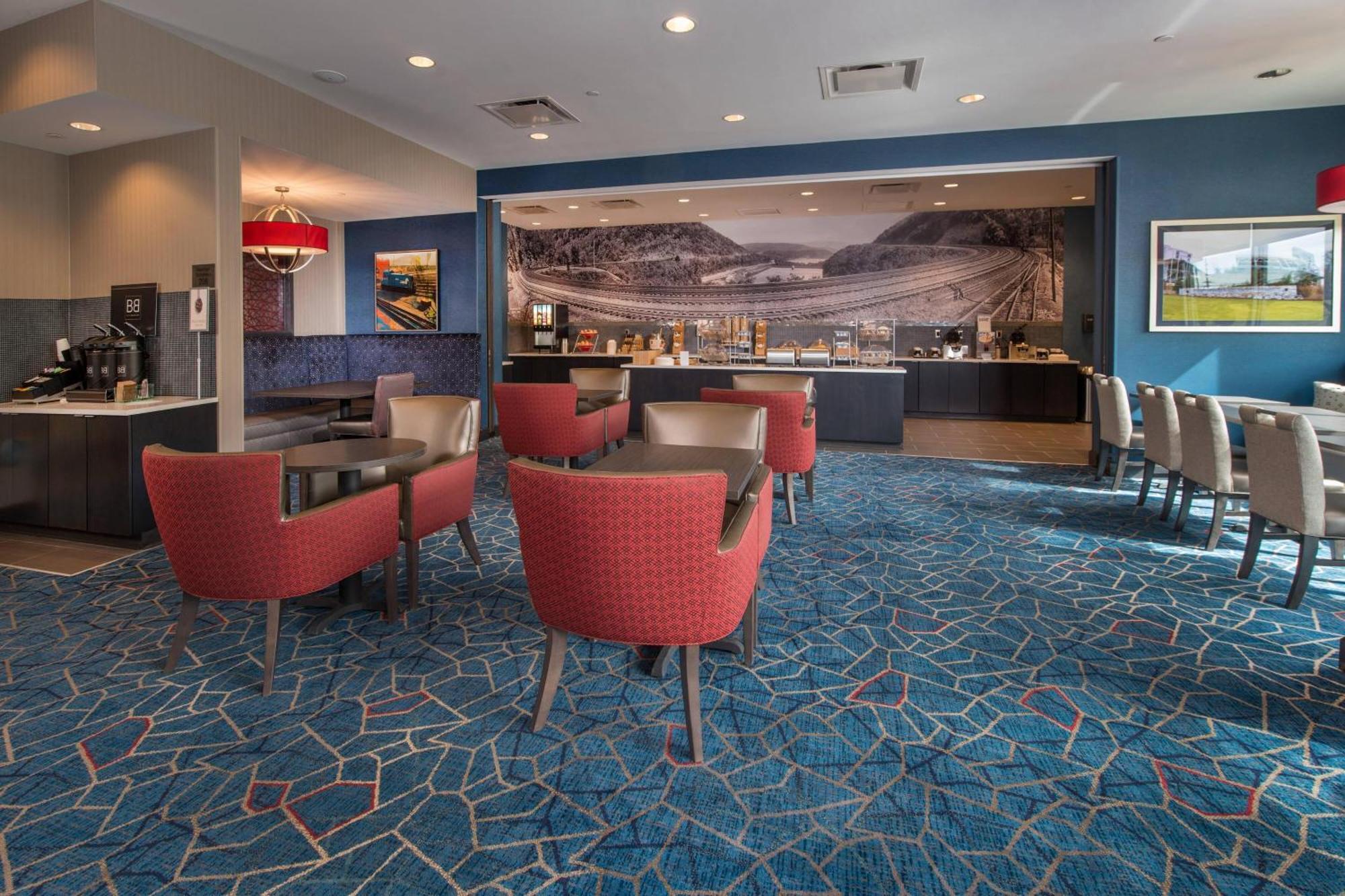 Towneplace Suites By Marriott Altoona Exterior foto