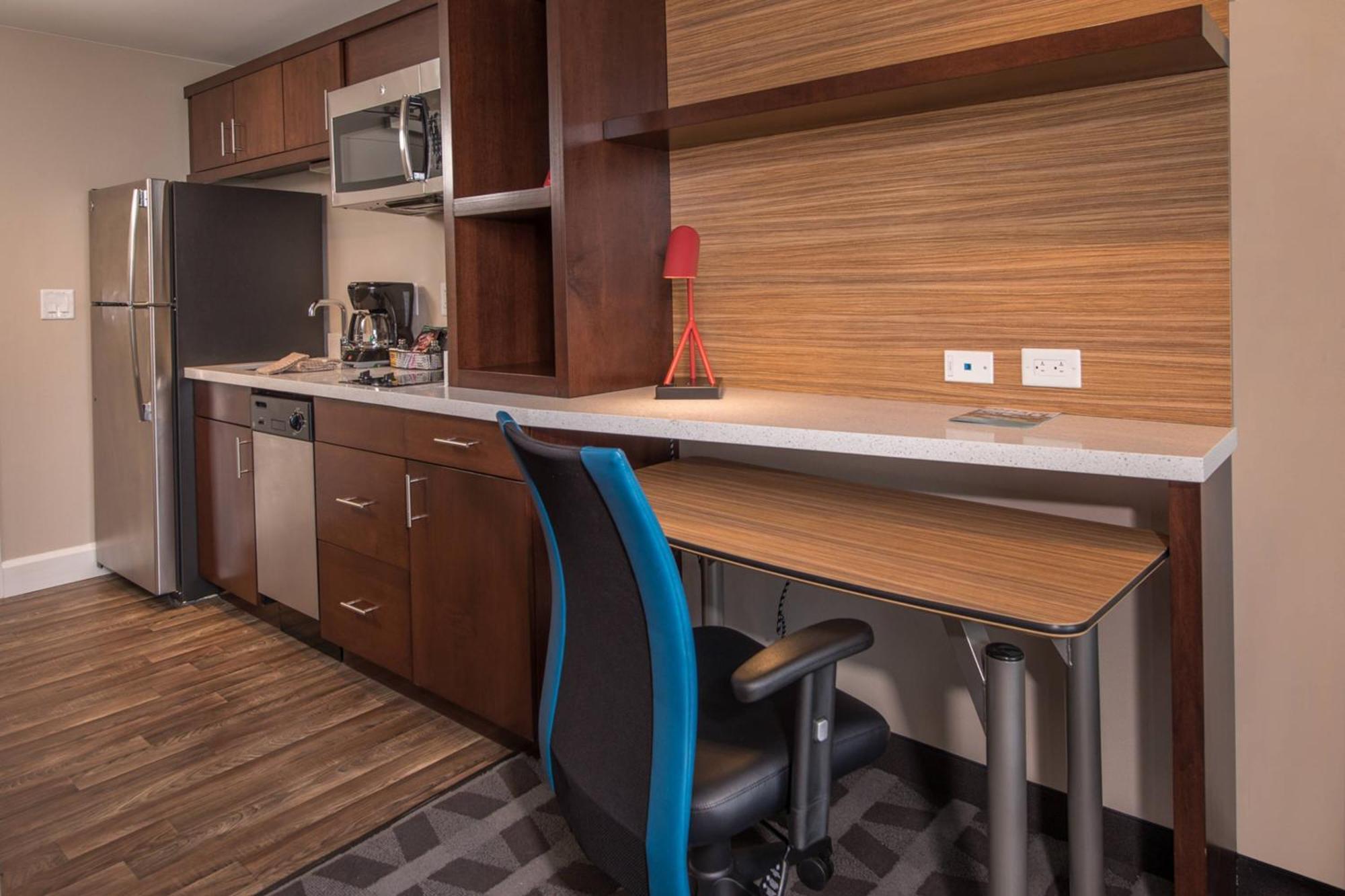 Towneplace Suites By Marriott Altoona Exterior foto