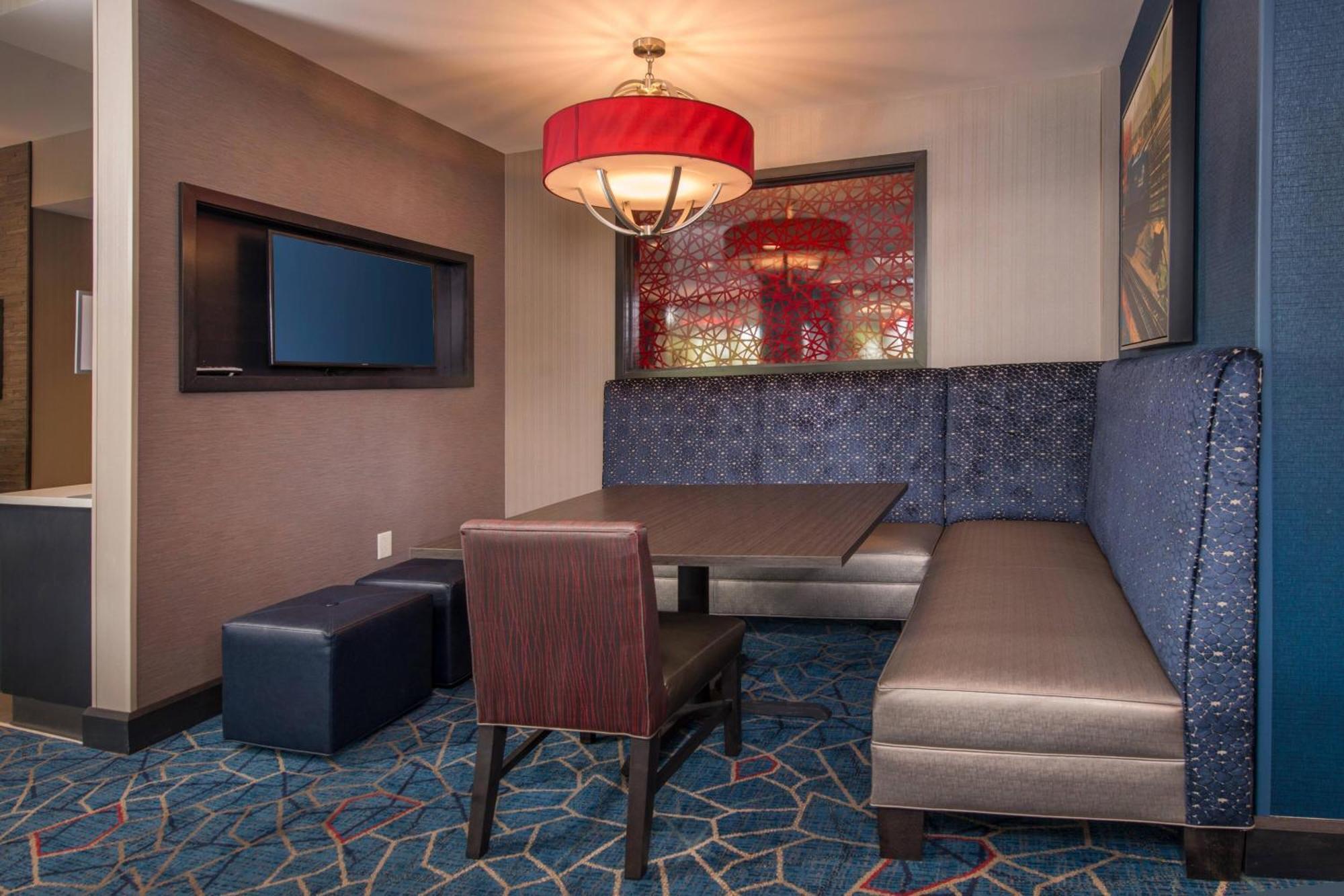 Towneplace Suites By Marriott Altoona Exterior foto