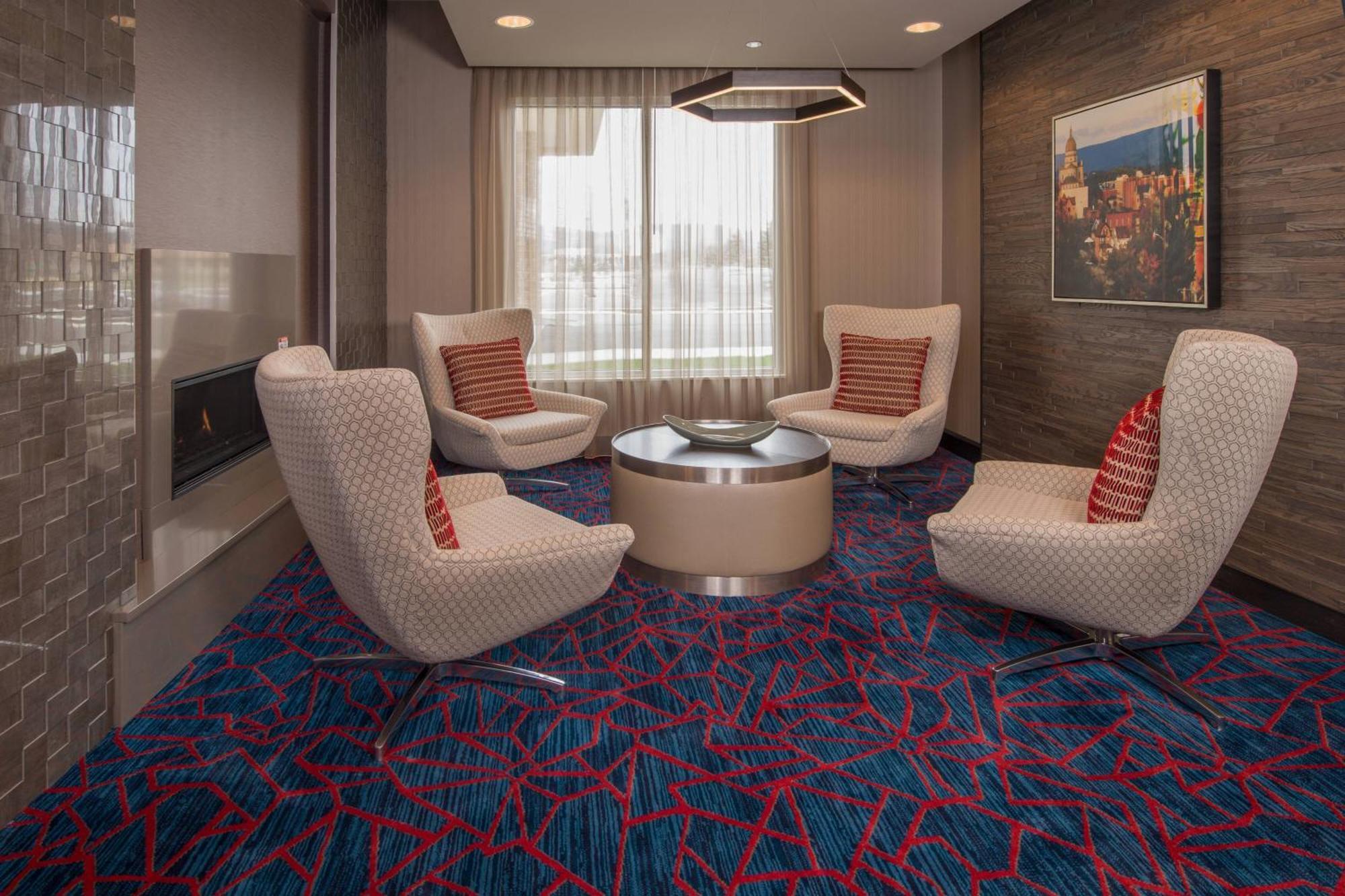 Towneplace Suites By Marriott Altoona Exterior foto
