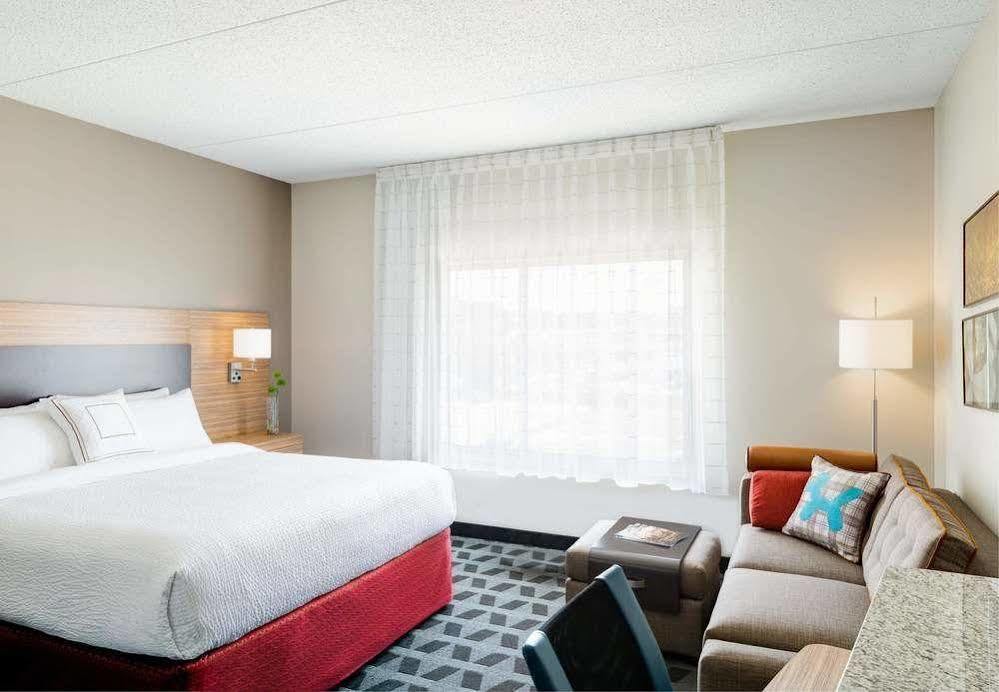 Towneplace Suites By Marriott Altoona Exterior foto